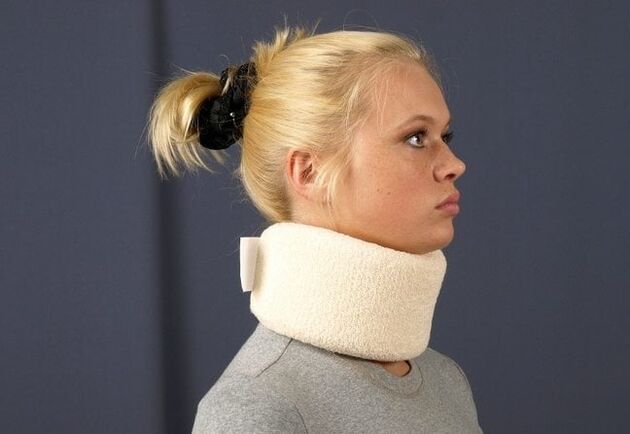 To treat cervical osteochondrosis, women should wear a shants collar